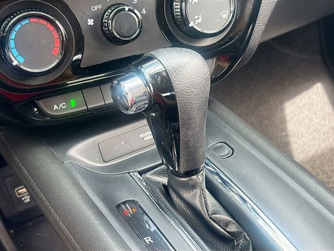 Used 2021 Honda HR-V LX image 16