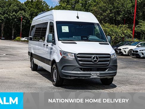 Used 2025 Mercedes-Benz Sprinter 2500 image 4