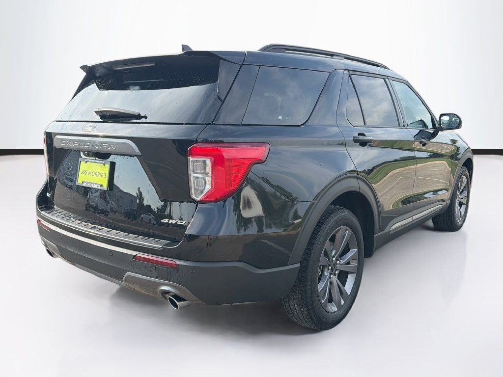 Used 2024 Ford Explorer XLT w/ Equipment Group 202A AWD/4WD image 5