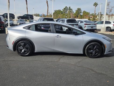 Used 2025 Toyota Prius LE image 4