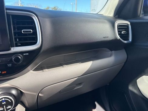 Certified 2026 Hyundai Venue SEL image 40