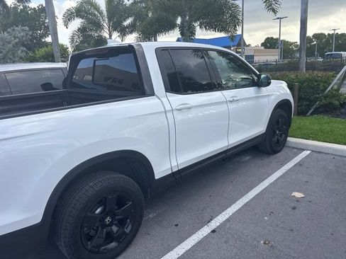 Used 2025 Honda Ridgeline Black Edition image 13