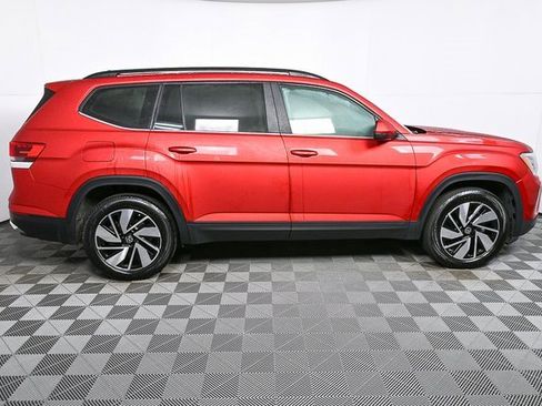 Certified 2024 Volkswagen Atlas SE w/ Panoramic Sunroof Package image 2