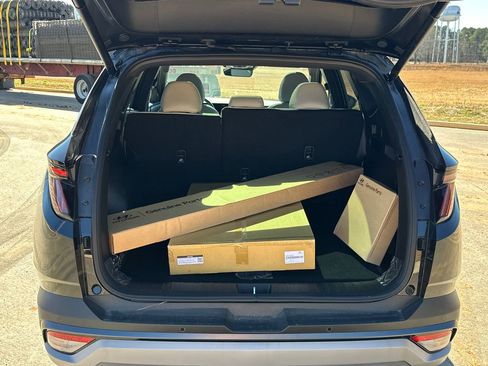 New 2025 Hyundai Tucson Limited image 18