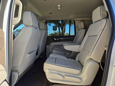 Certified 2024 GMC Yukon XL Denali w/ Max Trailering Package image 14