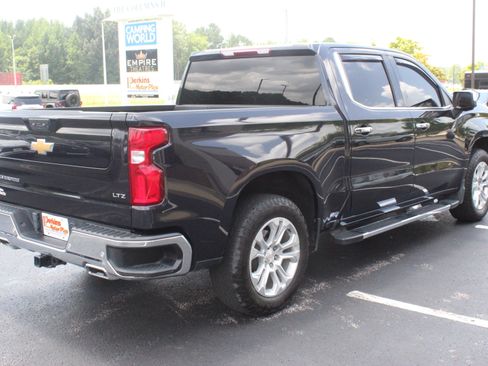Used 2022 Chevrolet Silverado 1500 LTZ AWD/4WD image 6