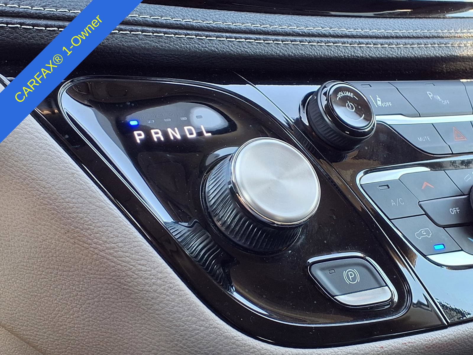 Used 2024 Chrysler Pacifica Limited FWD image 26
