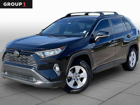 Used 2019 Toyota RAV4 XLE w/ Convenience Package FWD image 1