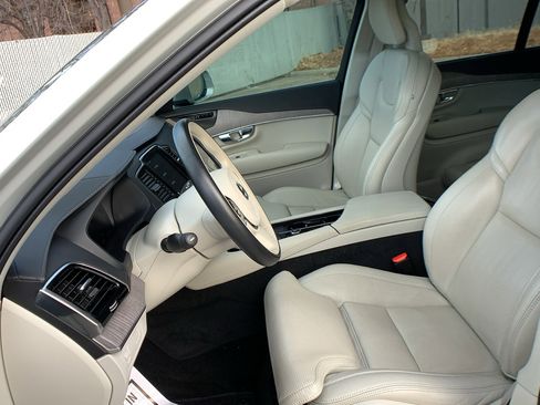 Used 2022 Volvo XC90 T6 Inscription w/ Advanced Package image 13