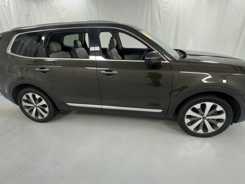 Used 2022 Kia Telluride S FWD image 2