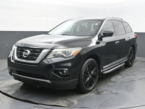 Used 2017 Nissan Pathfinder Platinum w/ Midnight Edition Package FWD image 3