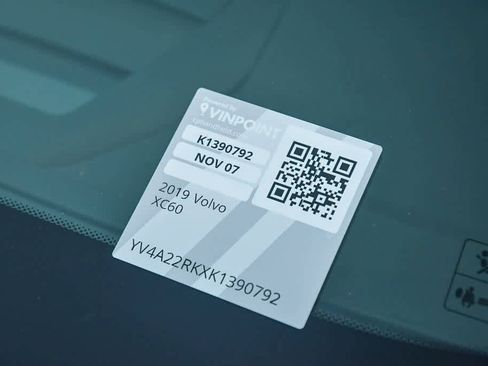 Used 2019 Volvo XC60 T6 Momentum w/ Advanced Package image 30