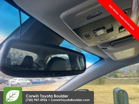 Used 2019 Toyota Camry SE w/ Convenience Package image 11
