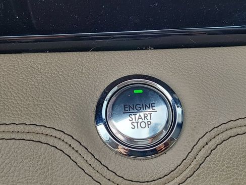 Used 2024 Lincoln Navigator Premiere AWD/4WD image 17