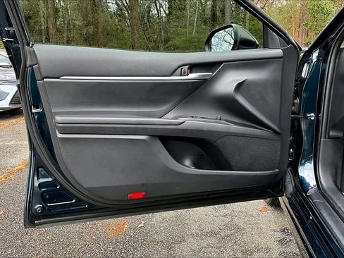 Certified 2021 Toyota Camry SE w/ Convenience Package image 42