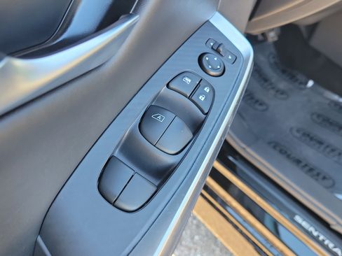 Certified 2025 Nissan Sentra SR image 20