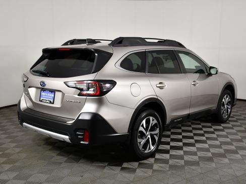 Used 2020 Subaru Outback Limited AWD/4WD image 6