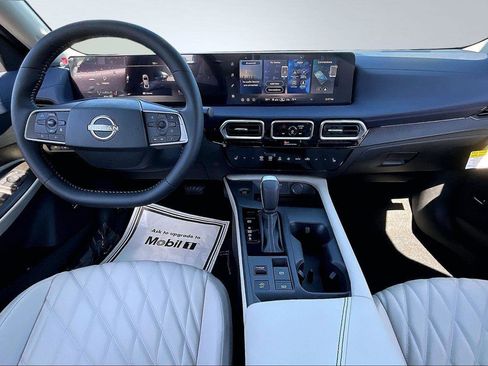 New 2026 Nissan Sentra SL w/ Floor Mat Package FWD image 6