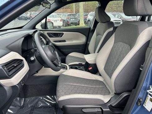 Used 2025 Subaru Forester AWD/4WD image 11