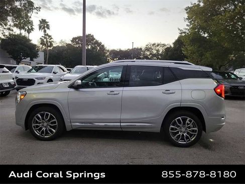 Used 2022 GMC Terrain Denali w/ Denali Premium Package image 11