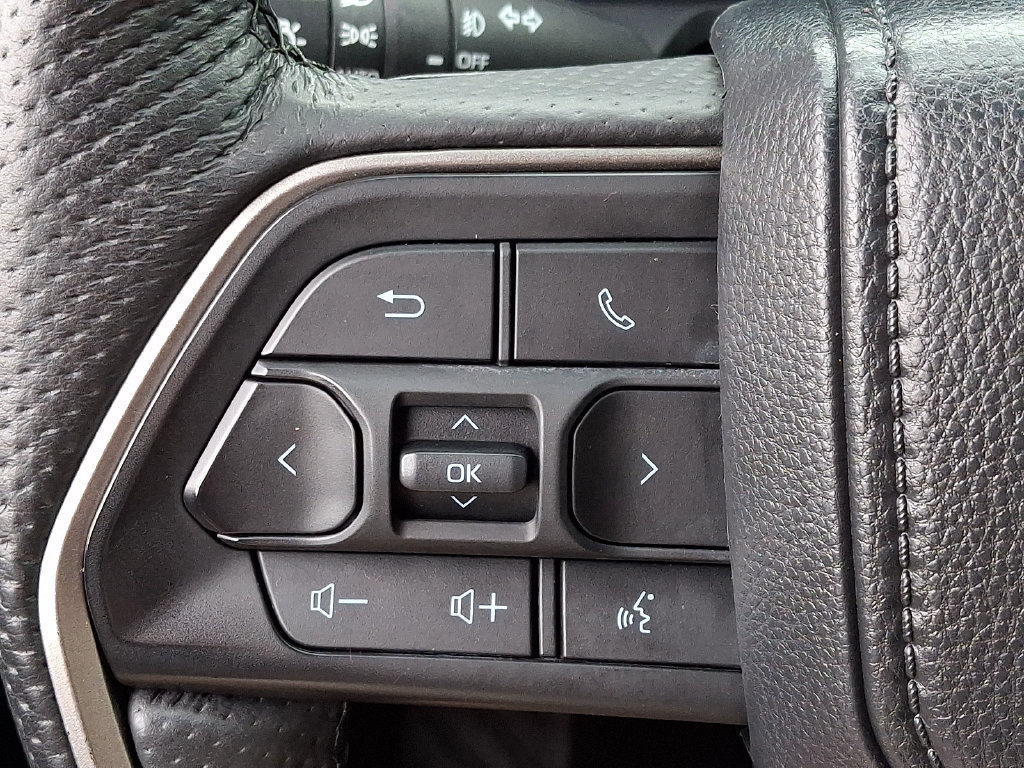 Used 2024 Toyota Tacoma TRD Sport w/ TRD Sport Upgrade Package AWD/4WD image 20