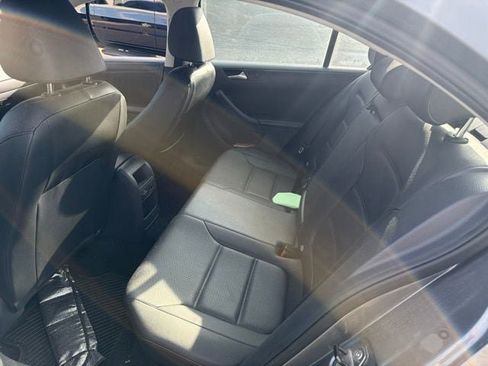 Used 2014 Volkswagen Jetta SE FWD image 18