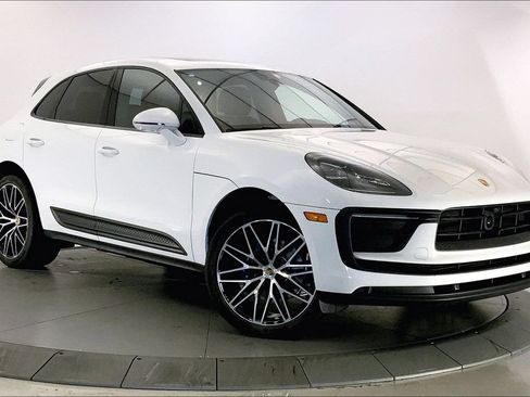 Used 2023 Porsche Macan AWD/4WD image 1