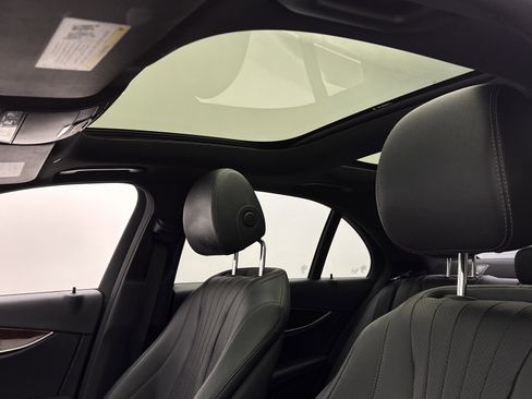 Used 2018 Mercedes-Benz E 400 4MATIC Sedan w/ Premium 1 Package image 6