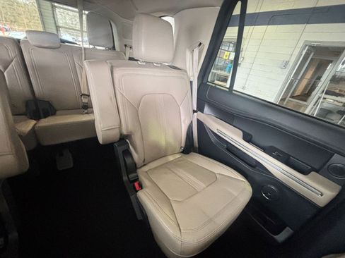 Used 2024 Ford Expedition Limited image 43