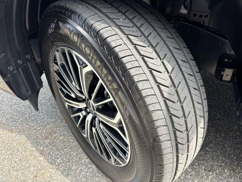 Used 2025 Nissan Armada Platinum AWD/4WD image 8