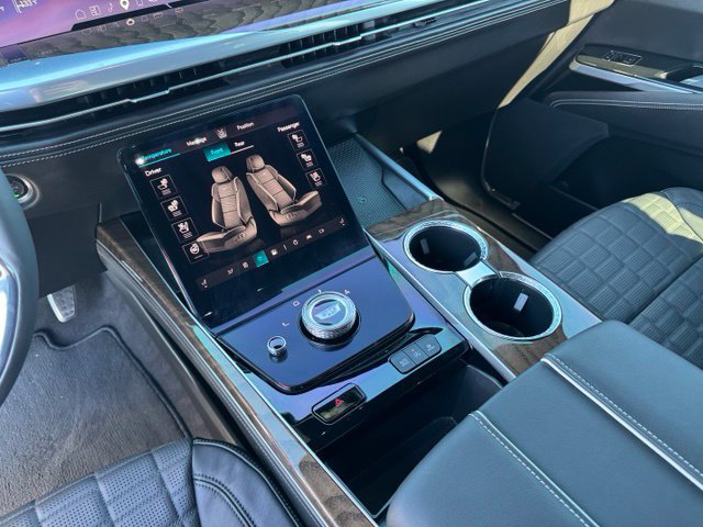 Used 2025 Cadillac Escalade Sport Platinum AWD/4WD image 28