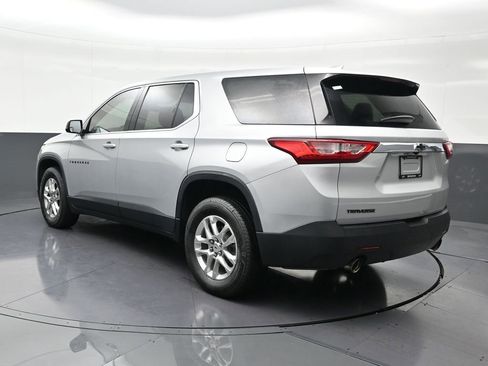 Used 2020 Chevrolet Traverse LS image 3