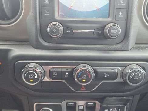 Used 2018 Jeep Wrangler Unlimited Sport S AWD/4WD image 42