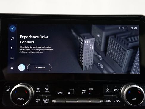 Certified 2024 Toyota Highlander XLE image 17