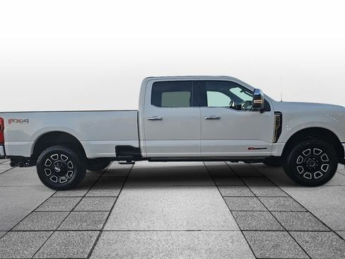 Used 2024 Ford F350 Platinum image 4
