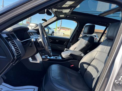Used 2020 Land Rover Range Rover HSE image 11