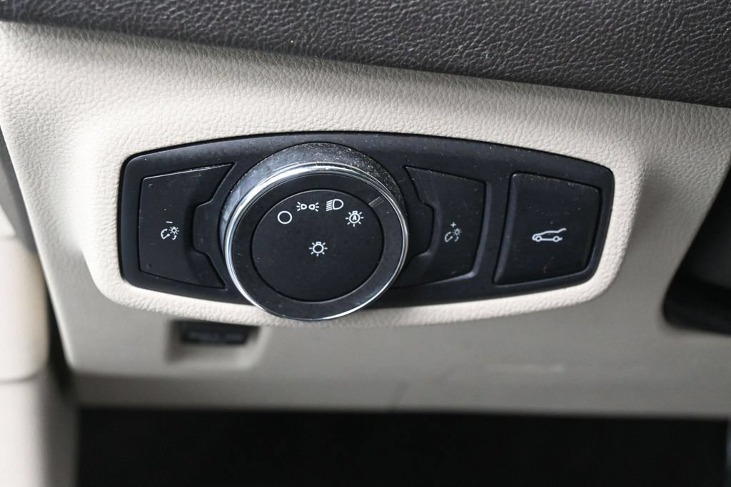 Used 2019 Lincoln MKC Select w/ Select Plus Package FWD image 16