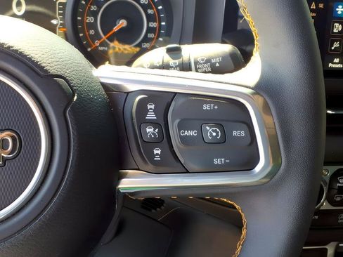 Used 2024 Jeep Wrangler Unlimited Sahara w/ Technology Group AWD/4WD image 29
