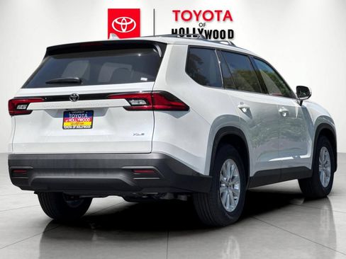 New 2026 Toyota Grand Highlander FWD image 4