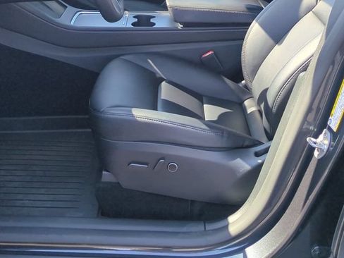 Used 2025 Tesla Model Y Long Range RWD image 16