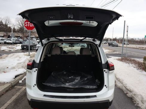 Certified 2025 Nissan Rogue SV AWD/4WD image 27
