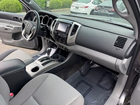 Used 2014 Toyota Tacoma 4x4 Access Cab V6 w/ SR5 Package image 17