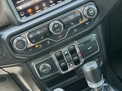Used 2020 Jeep Wrangler Unlimited Sport S w/ Sun And Sound Package AWD/4WD image 40