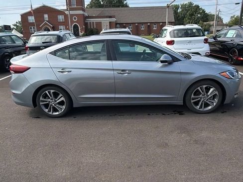 Used 2017 Hyundai Elantra Limited FWD image 7