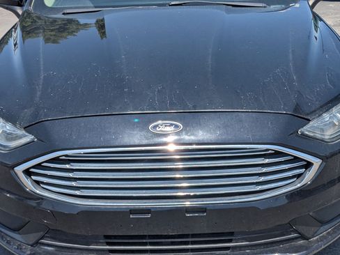 Used 2018 Ford Fusion SE FWD image 12
