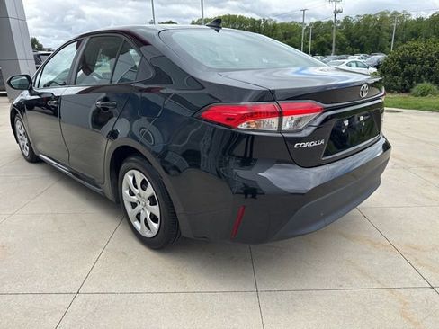 Used 2024 Toyota Corolla LE FWD image 5