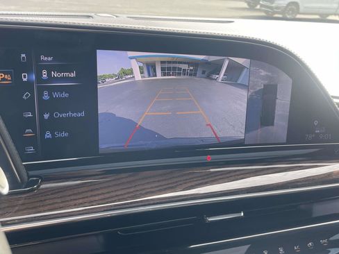 Used 2022 Cadillac Escalade Premium Luxury Platinum AWD/4WD image 19