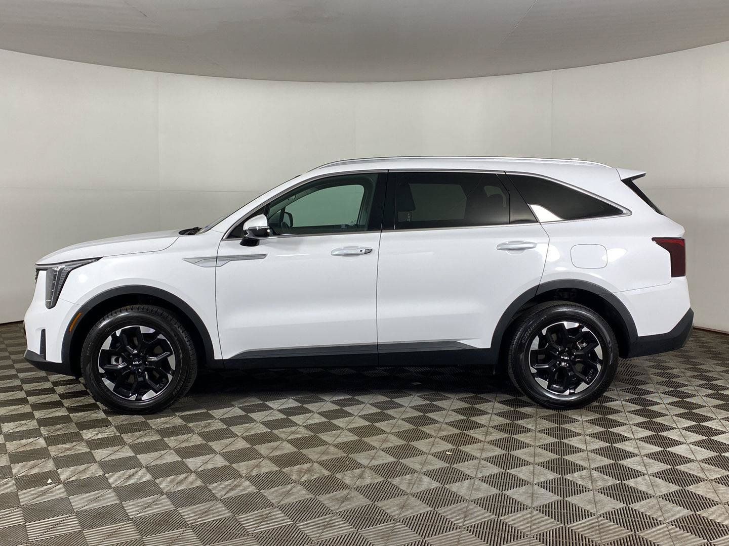 Used 2025 Kia Sorento S AWD/4WD image 5