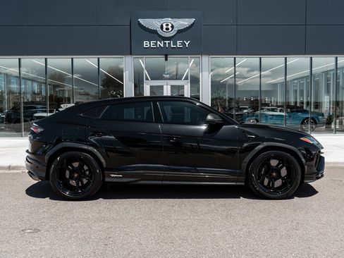 Used 2023 Lamborghini Urus Performante AWD/4WD image 14