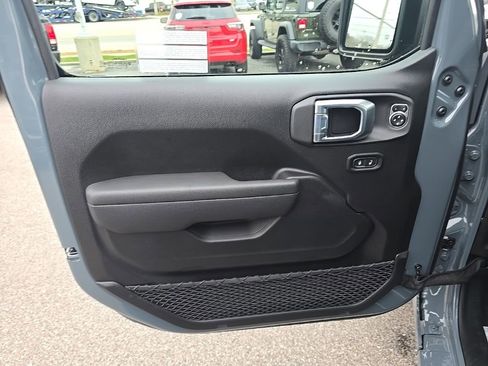 New 2026 Jeep Gladiator Sport image 18